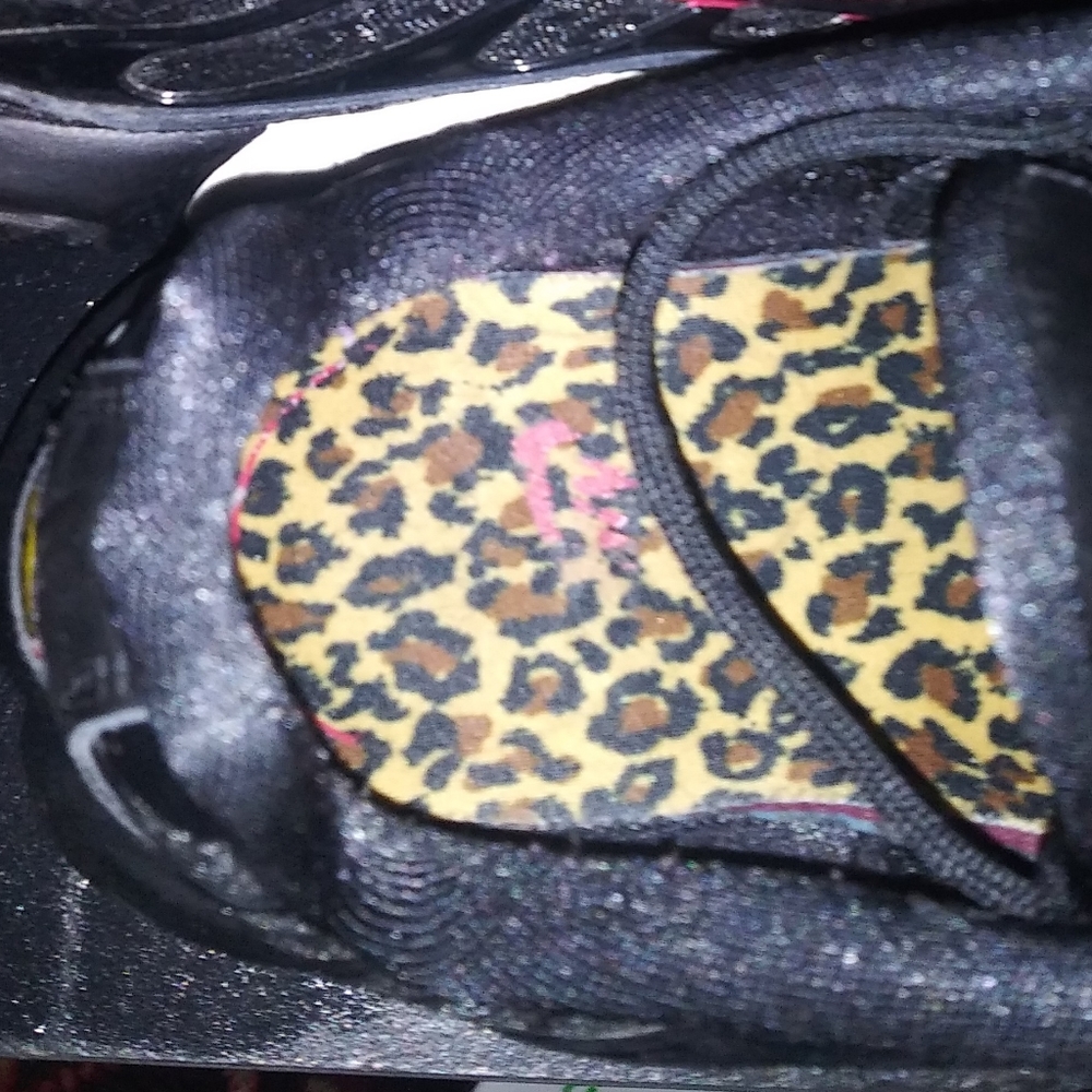 Nike shoes - Picture 3 of 3